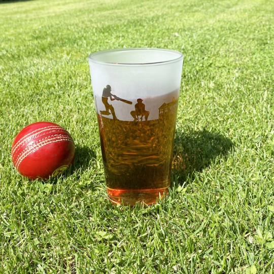 Cricket Etched  Pint Glass